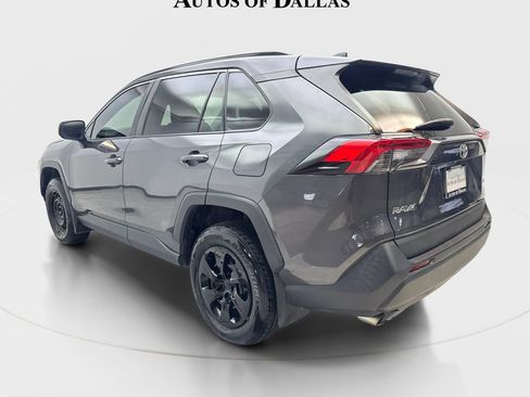 Used 2021 Toyota RAV4 LE FWD image 7