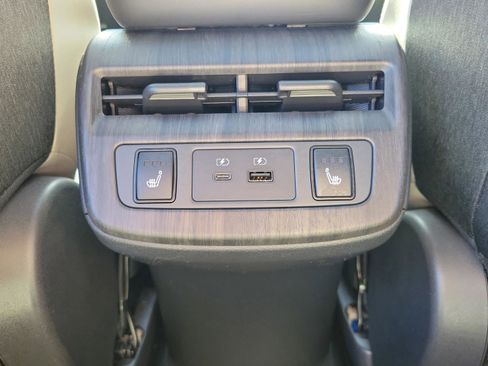 Used 2023 Nissan Ariya FWD image 9