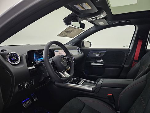 New 2026 Mercedes-Benz GLA 35 AMG 4MATIC image 7