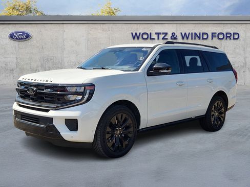 Used 2025 Ford Expedition Platinum w/ Stealth Appearance Package AWD/4WD image 3
