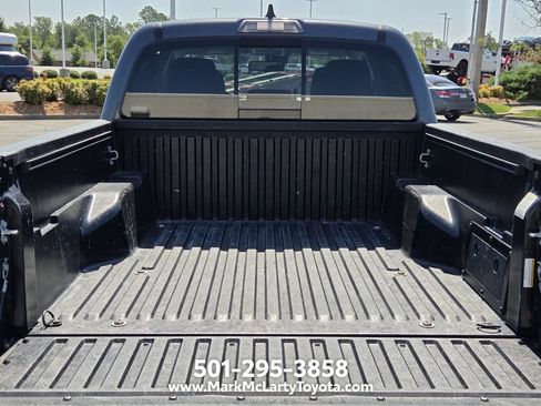 Used 2022 Toyota Tacoma SR5 AWD/4WD image 13