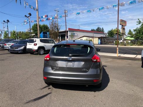 Used 2015 Ford Focus SE FWD image 5