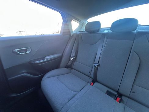 Used 2025 Kia K4 LXS image 41
