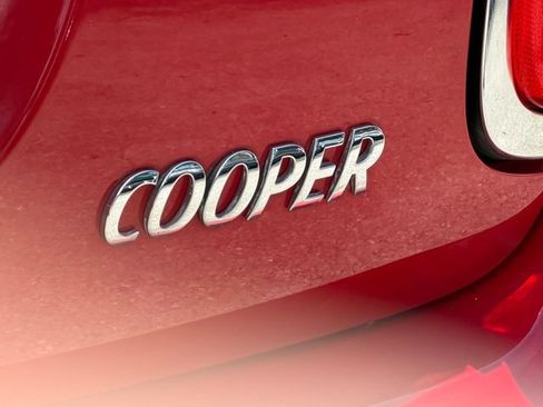 Used 2018 MINI Cooper 4-Door Hardtop FWD image 9