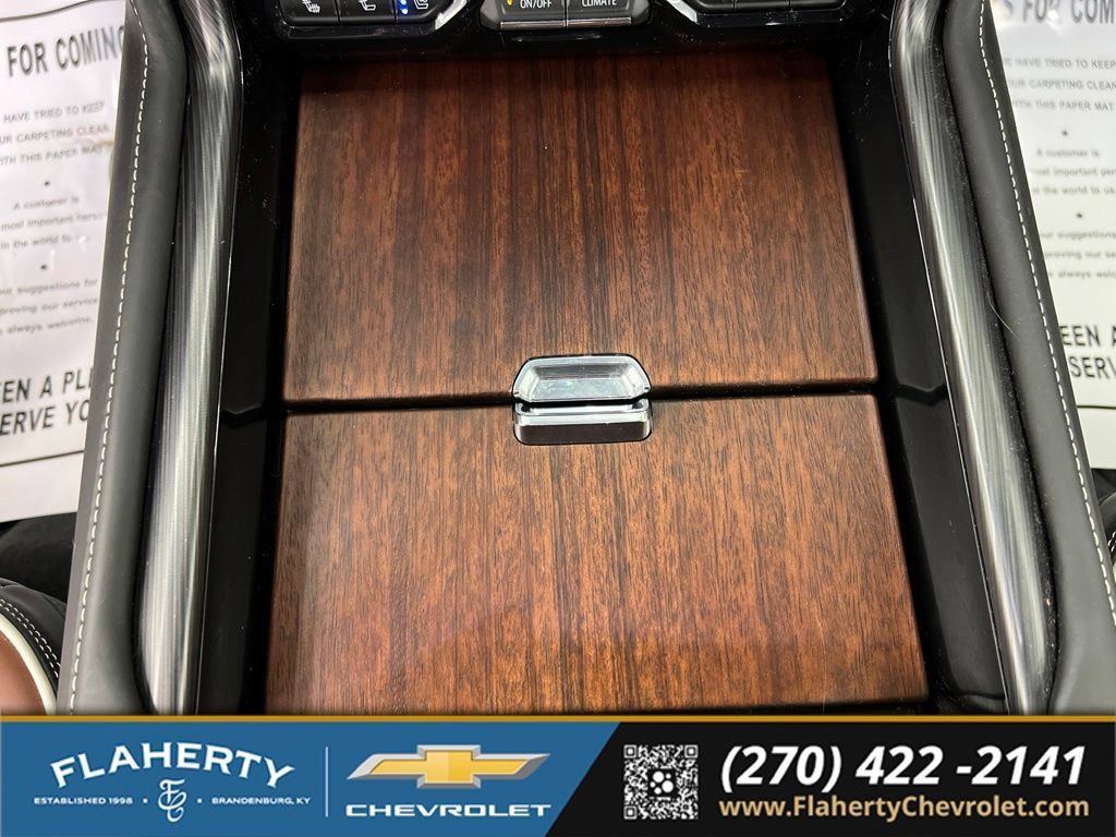Used 2023 GMC Yukon XL Denali Ultimate AWD/4WD image 33