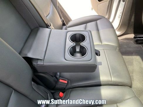 Used 2024 Cadillac XT6 Luxury w/ LPO, Floor Liner Package FWD image 38