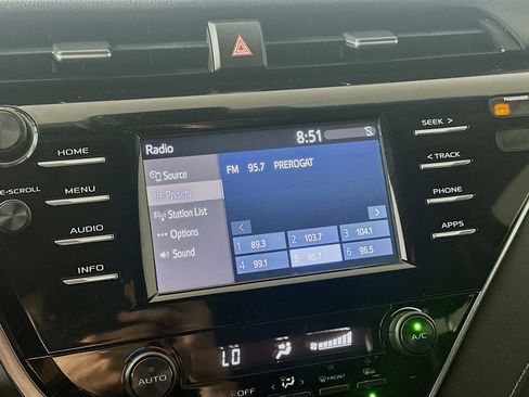 Used 2018 Toyota Camry SE w/ Convenience Package FWD image 21