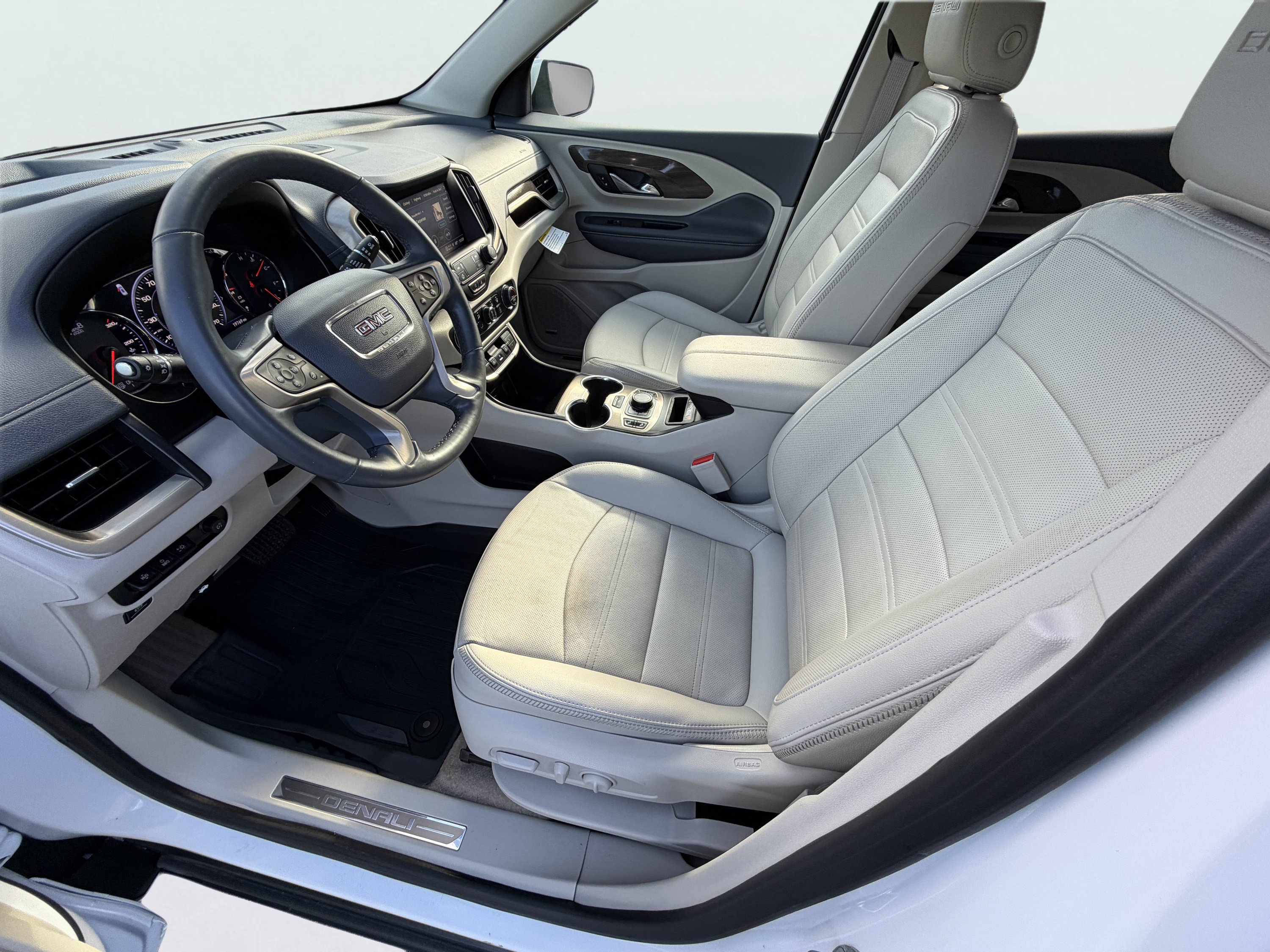 Used 2024 GMC Terrain Denali w/ LPO, Floor Liner Package AWD/4WD image 18