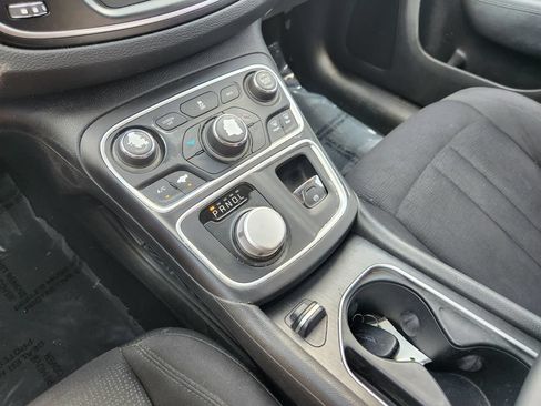 Used 2015 Chrysler 200 Limited w/ Convenience Group FWD image 20