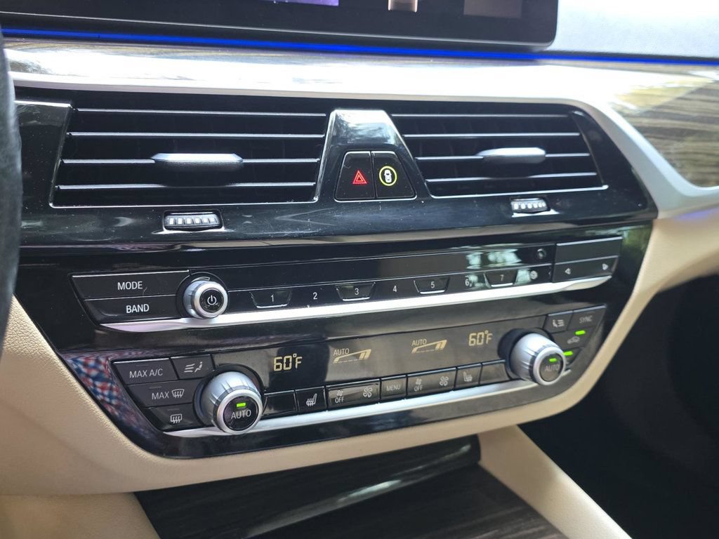 Used 2021 BMW 530i xDrive w/ Premium Package AWD/4WD image 20