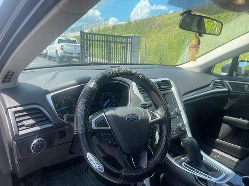 Used 2014 Ford Fusion SE FWD image 13