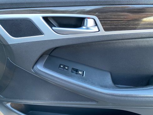 Used 2015 Hyundai Genesis 3.8 image 46