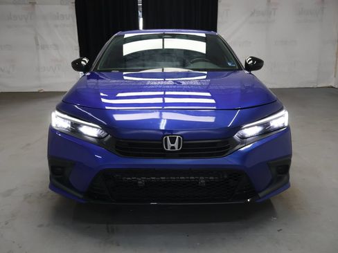 Used 2024 Honda Civic Sport image 2
