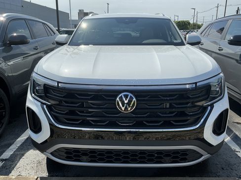New 2026 Volkswagen Atlas Cross Sport SE AWD/4WD image 3