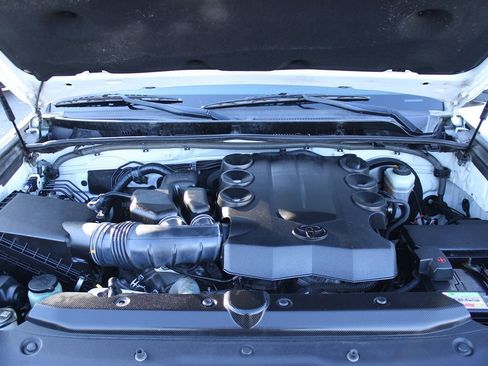 Used 2016 Toyota 4Runner SR5 RWD image 22
