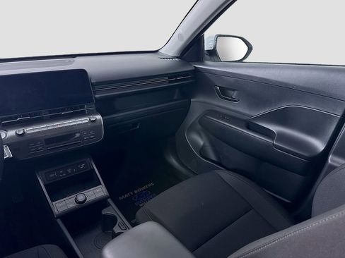 Used 2025 Hyundai Kona SEL image 24