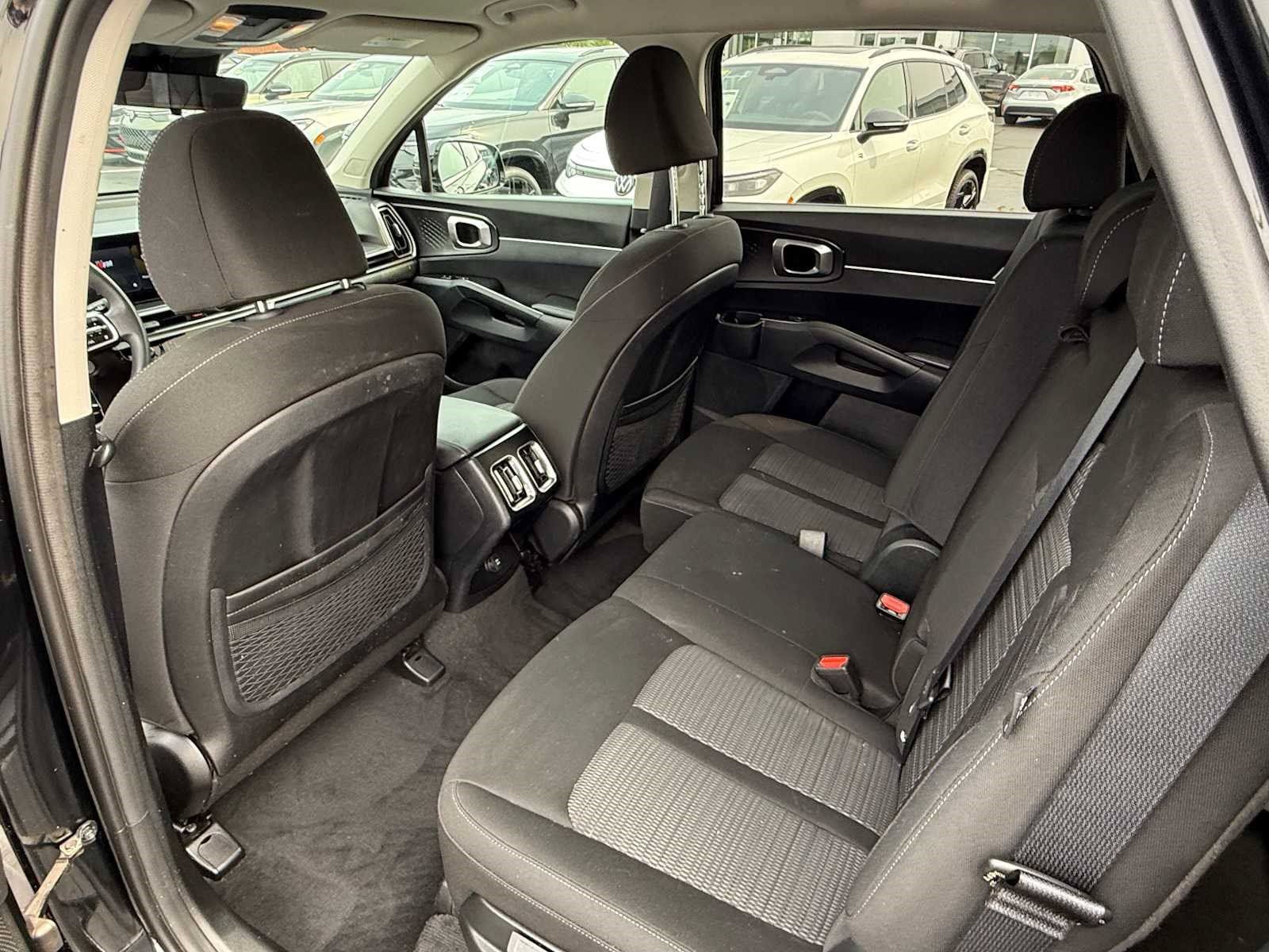 Used 2025 Kia Sorento LX FWD image 15
