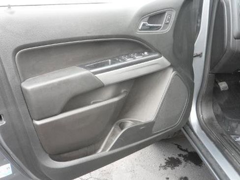 Used 2022 Chevrolet Colorado LT w/ LT Convenience Package image 21