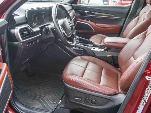 Certified 2023 Kia Telluride EX w/ EX Captain's Chair Package FWD image 18