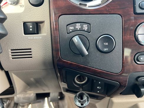 Used 2010 Ford F350 Lariat image 21