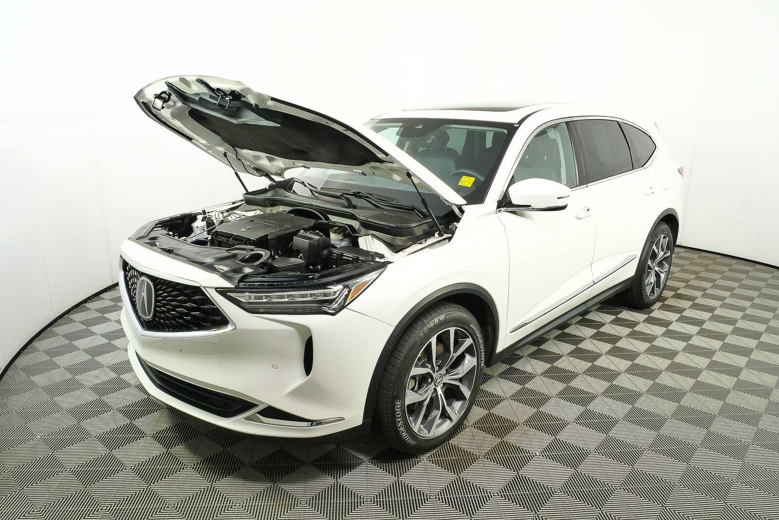 Used 2023 Acura MDX w/ Technology Package AWD/4WD image 32