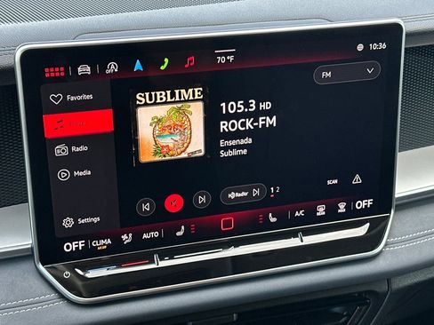 Used 2025 Volkswagen Tiguan SE FWD image 25