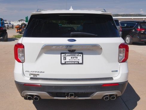 Used 2020 Ford Explorer Platinum w/ Premium Technology Package AWD/4WD image 4