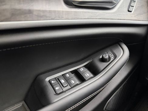 Used 2026 Jeep Grand Cherokee Limited AWD/4WD image 13