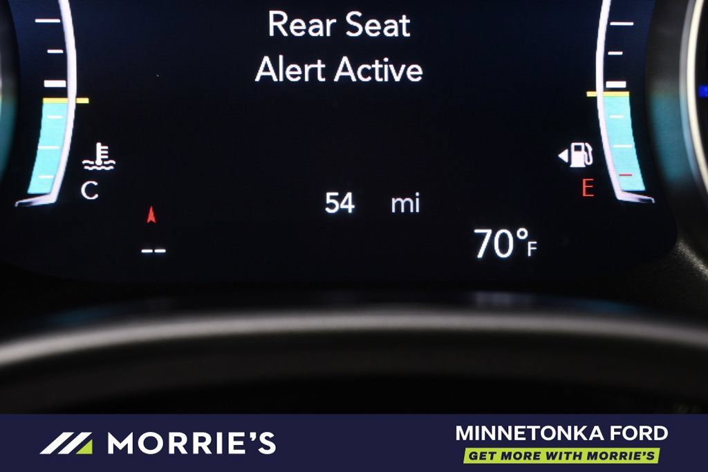Used 2026 Chrysler Pacifica Select FWD image 29