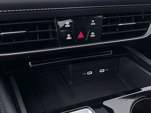 Used 2025 Volkswagen Atlas SEL image 28