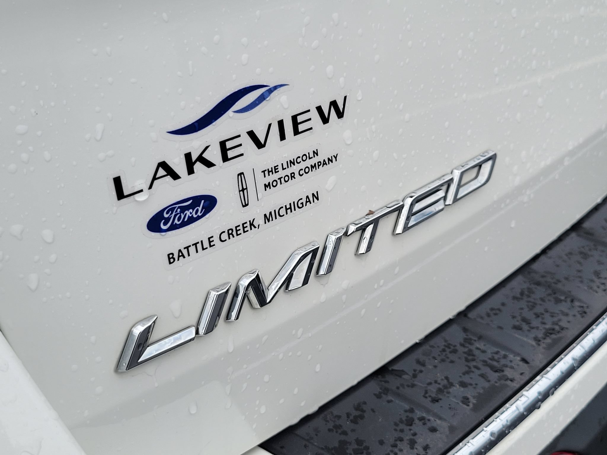 Certified 2023 Ford Explorer Limited w/ Limited Technology Package AWD/4WD image 34