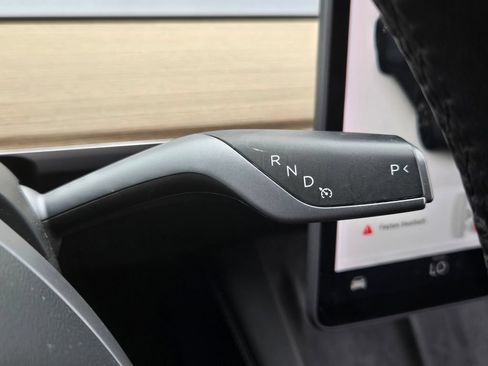 Used 2021 Tesla Model Y Long Range AWD/4WD image 22