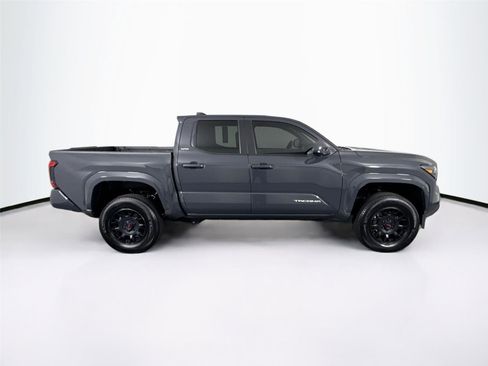 Certified 2024 Toyota Tacoma SR5 AWD/4WD image 9