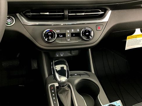 New 2026 Buick Envista Preferred w/ Advanced Safety Package image 7