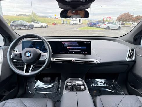 Used 2025 BMW iX xDrive50 w/ Premium Package AWD/4WD image 12