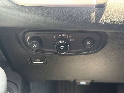 Used 2023 GMC Terrain SLT AWD/4WD image 32