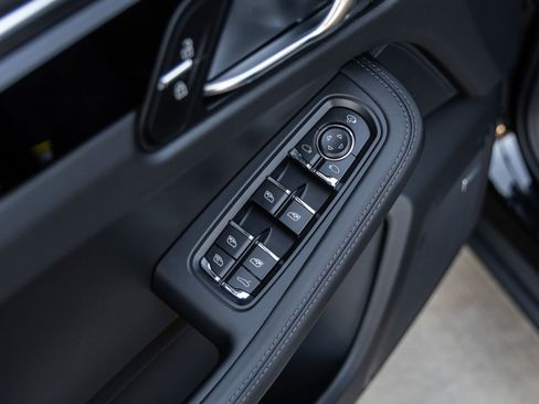 Certified 2026 Porsche Macan S AWD/4WD image 21