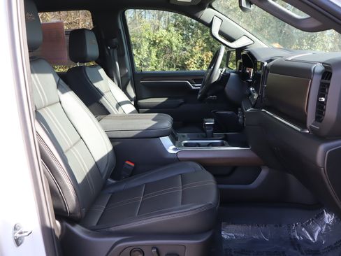 Certified 2024 Chevrolet Silverado 1500 High Country w/ High Country Premium Package image 23