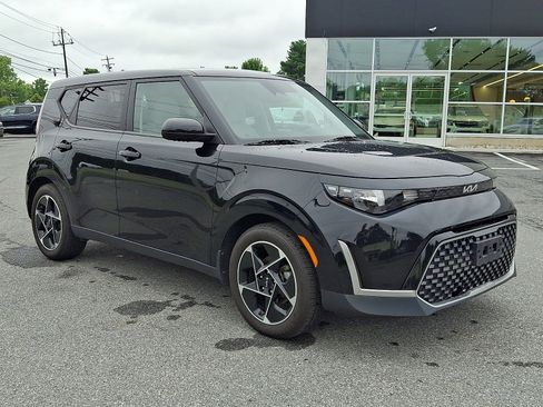 Used 2023 Kia Soul EX FWD image 1
