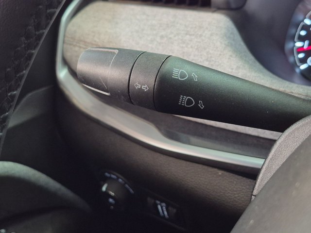 Used 2024 Jeep Compass Latitude w/ Sun and Sound Group AWD/4WD image 12