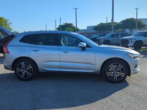 Used 2020 Volvo XC60 T6 Momentum w/ Protection Package Premier AWD/4WD image 4