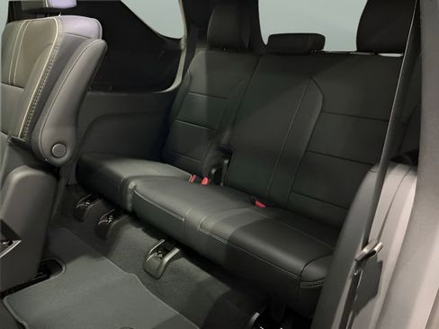 New 2026 Chevrolet Traverse High Country FWD image 30
