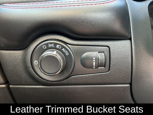 Used 2025 Dodge Durango GT image 30