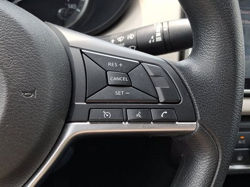 Used 2022 Nissan Versa SV w/ Trunk Package FWD image 22