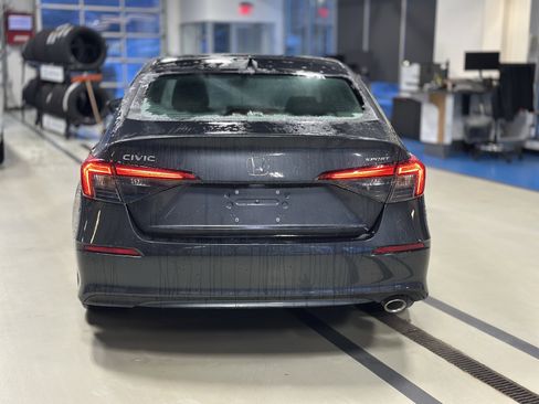 Used 2024 Honda Civic Sport image 6