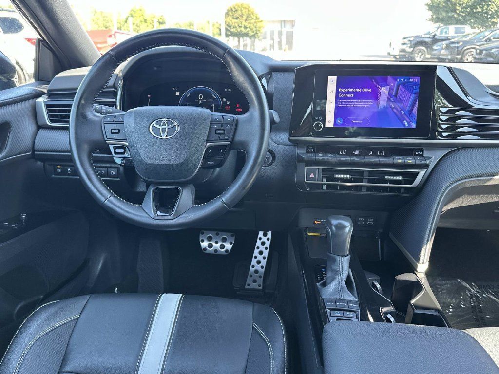 Used 2025 Toyota Camry SE FWD image 17