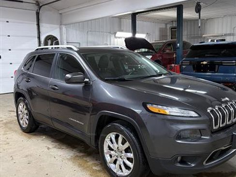 Used 2015 Jeep Cherokee Limited w/ Trailer Tow Group image 23