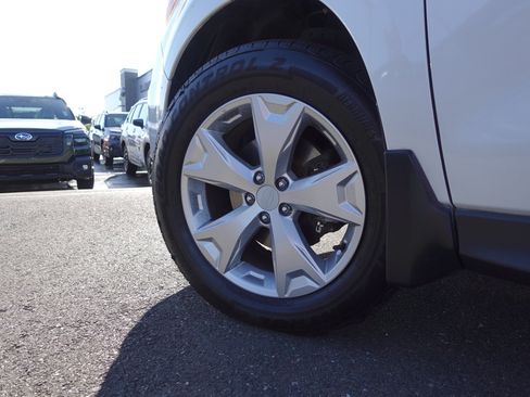 Used 2015 Subaru Forester 2.5i w/ Alloy Wheel Package AWD/4WD image 8