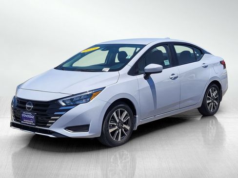 Used 2025 Nissan Versa SV w/ Trunk Package FWD image 8