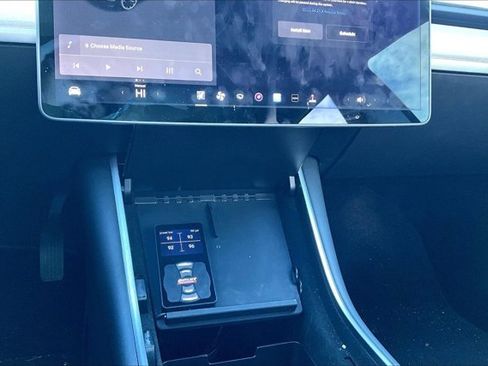 Used 2019 Tesla Model 3 Long Range image 15